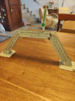 Vintage Modelleisenbahn Brücke mit Signal. Spur 0