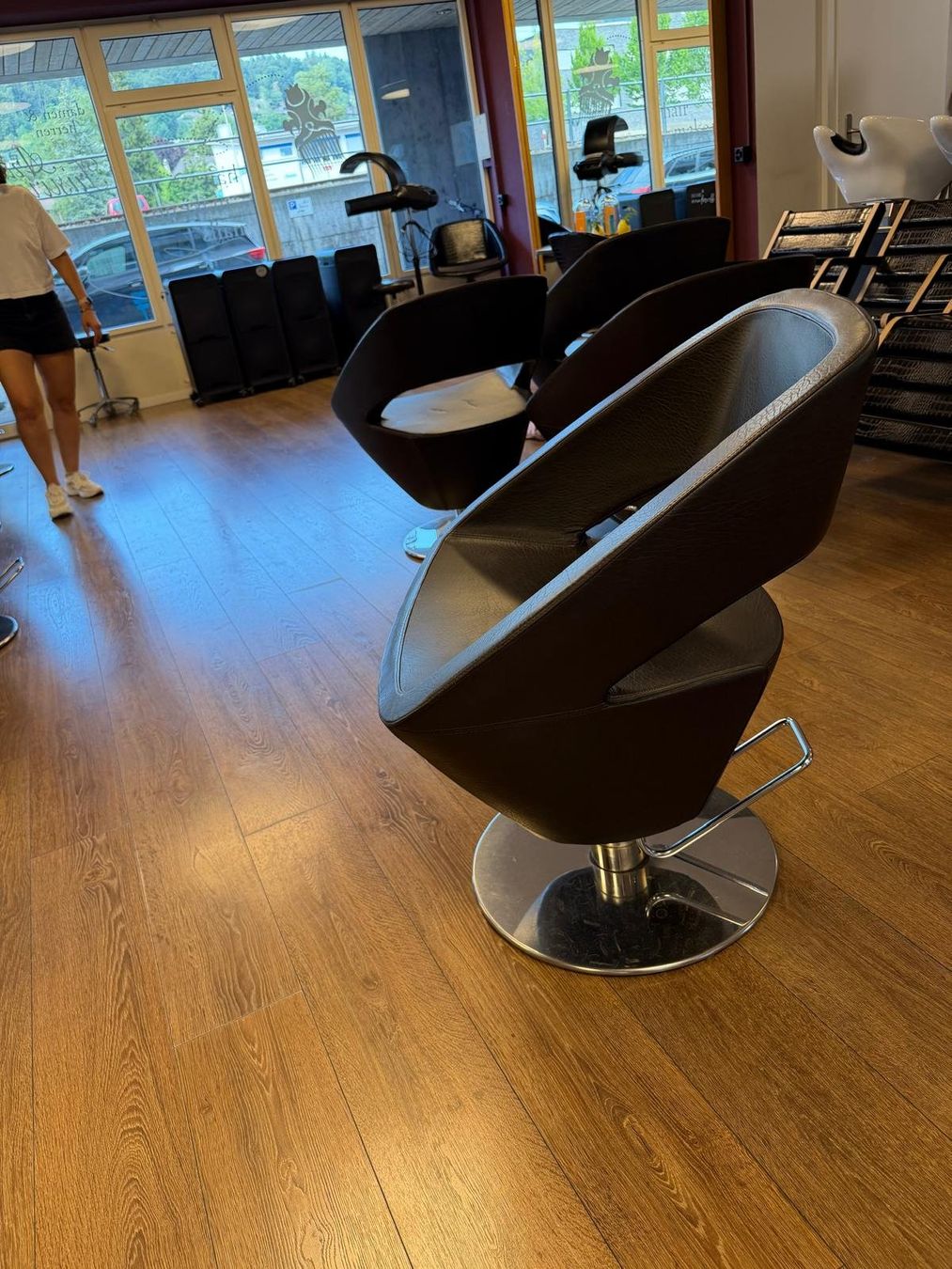 Sedie: Friseurstuhl braun 6 Stck. – Usato da Gümligen venduto da JLH14 2
