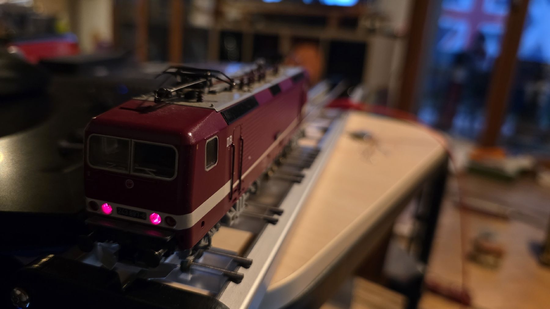 Märklin Modellini di ferrovie: märklin 3743 DB Br 243 – Usato da Meikirch venduto da Drystan 4