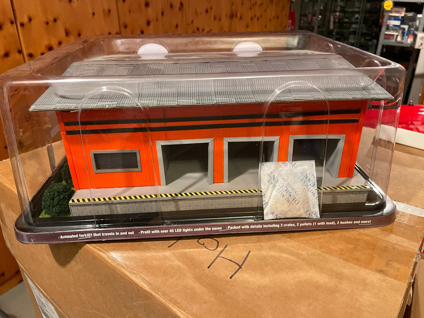 Modellini d'auto: modellautos diorama garage laden lager – Nuovo e nell'imballaggio originale da Wohlen AG venduto da Erelpowerline 2
