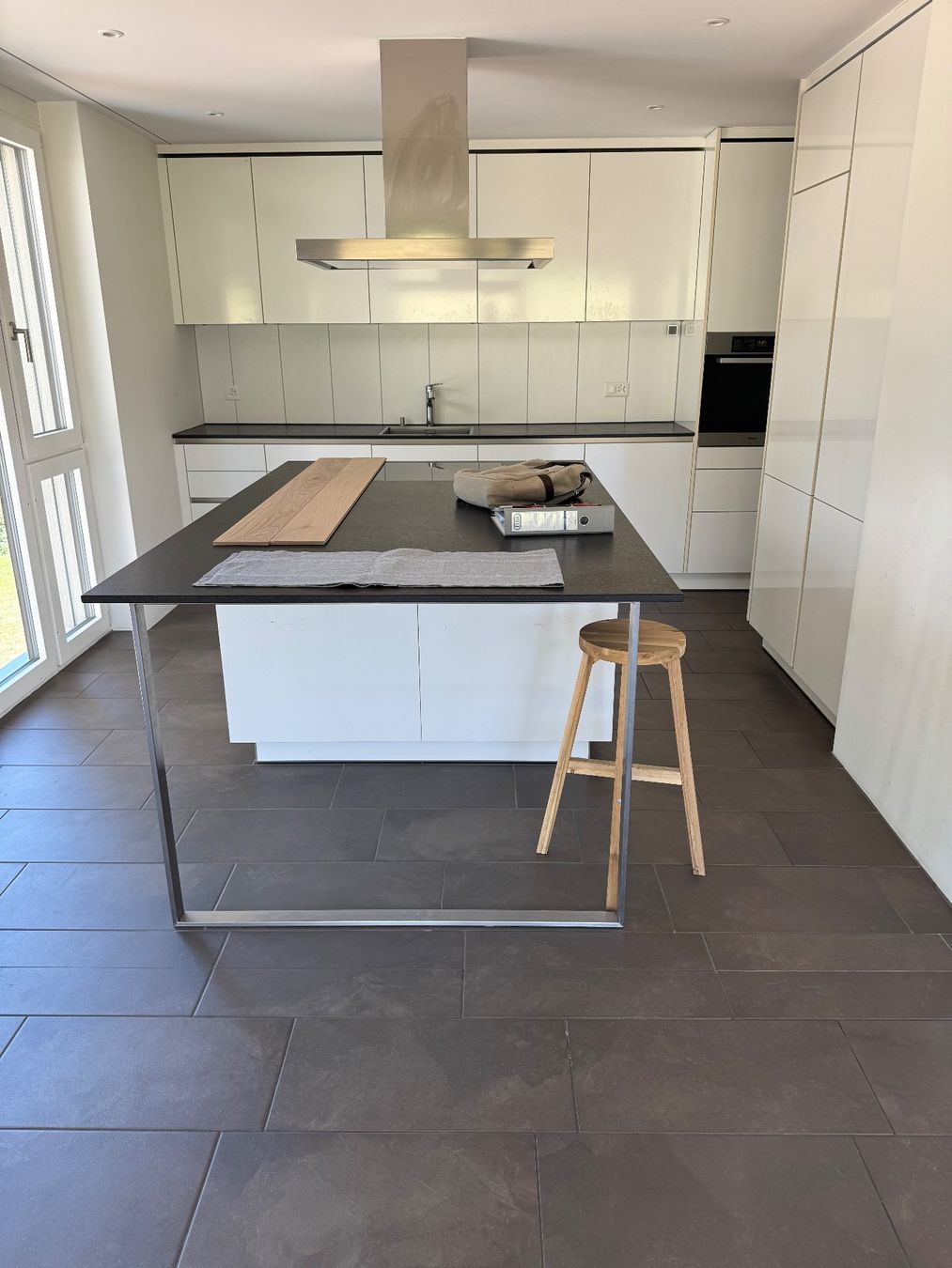 Cucine complete: Moderne Küche – Usato da Schaffhausen venduto da gin_my5n 1