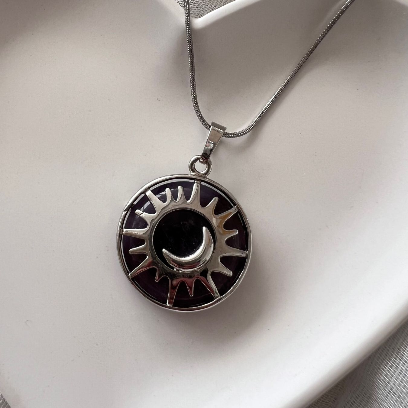 Ciondoli: Gros pendentif en améthyste - soleil & lune – Nuovo e nell'imballaggio originale da Pully venduto da sunaddict 3