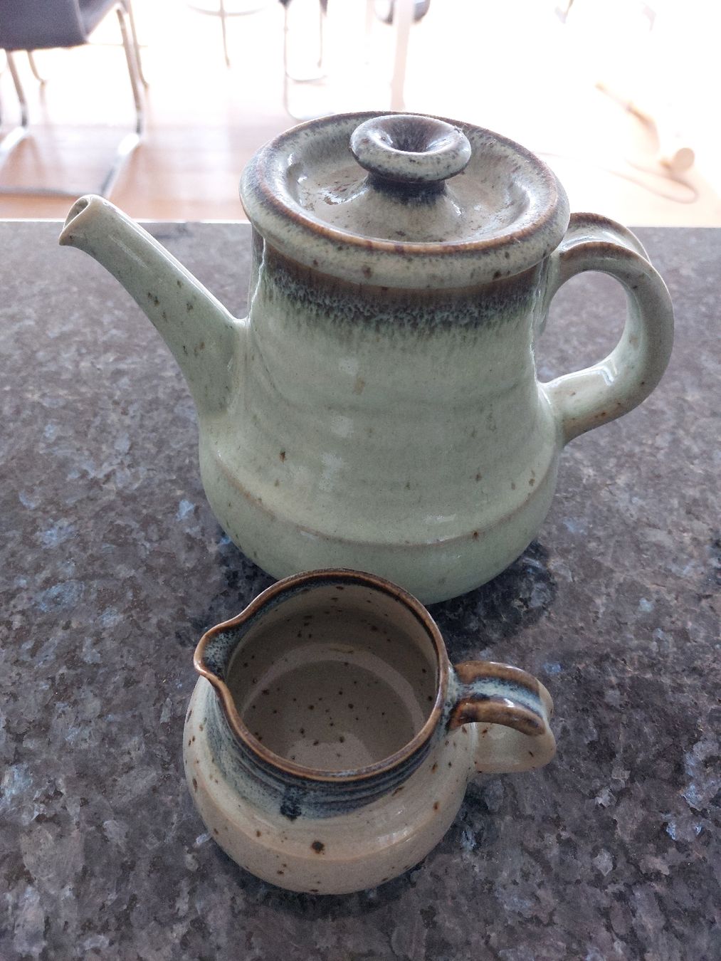 Teiere: Kaffee Teekrug + Rahmkrüglein – Usato da Abtwil SG venduto da brigittep 1