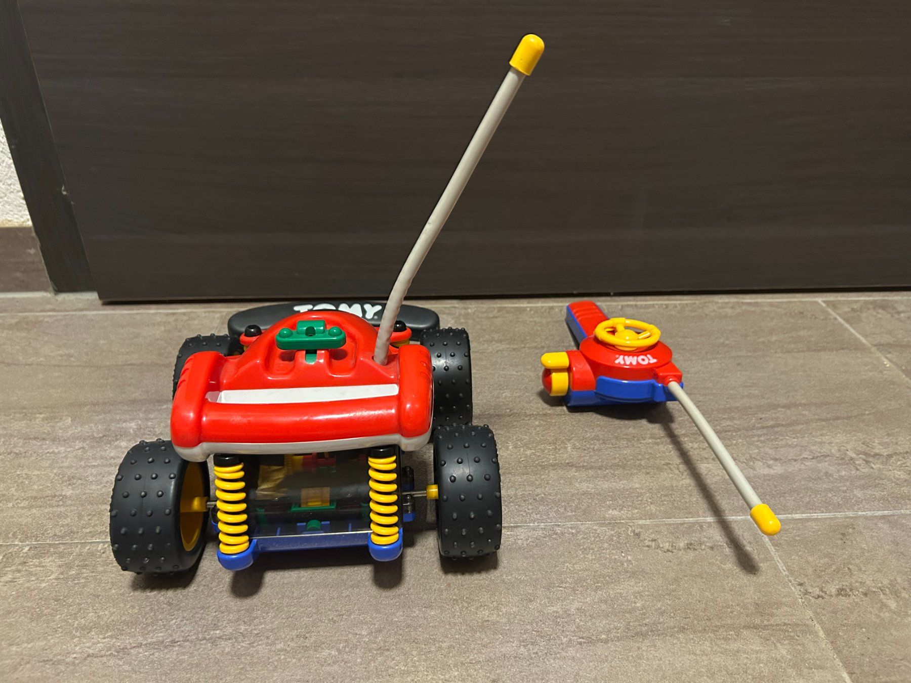 Modellismo RC: Tomy Big Fun Buggy télécommandé vintage 90's – Usato da Lausanne venduto da Retro-geek 2