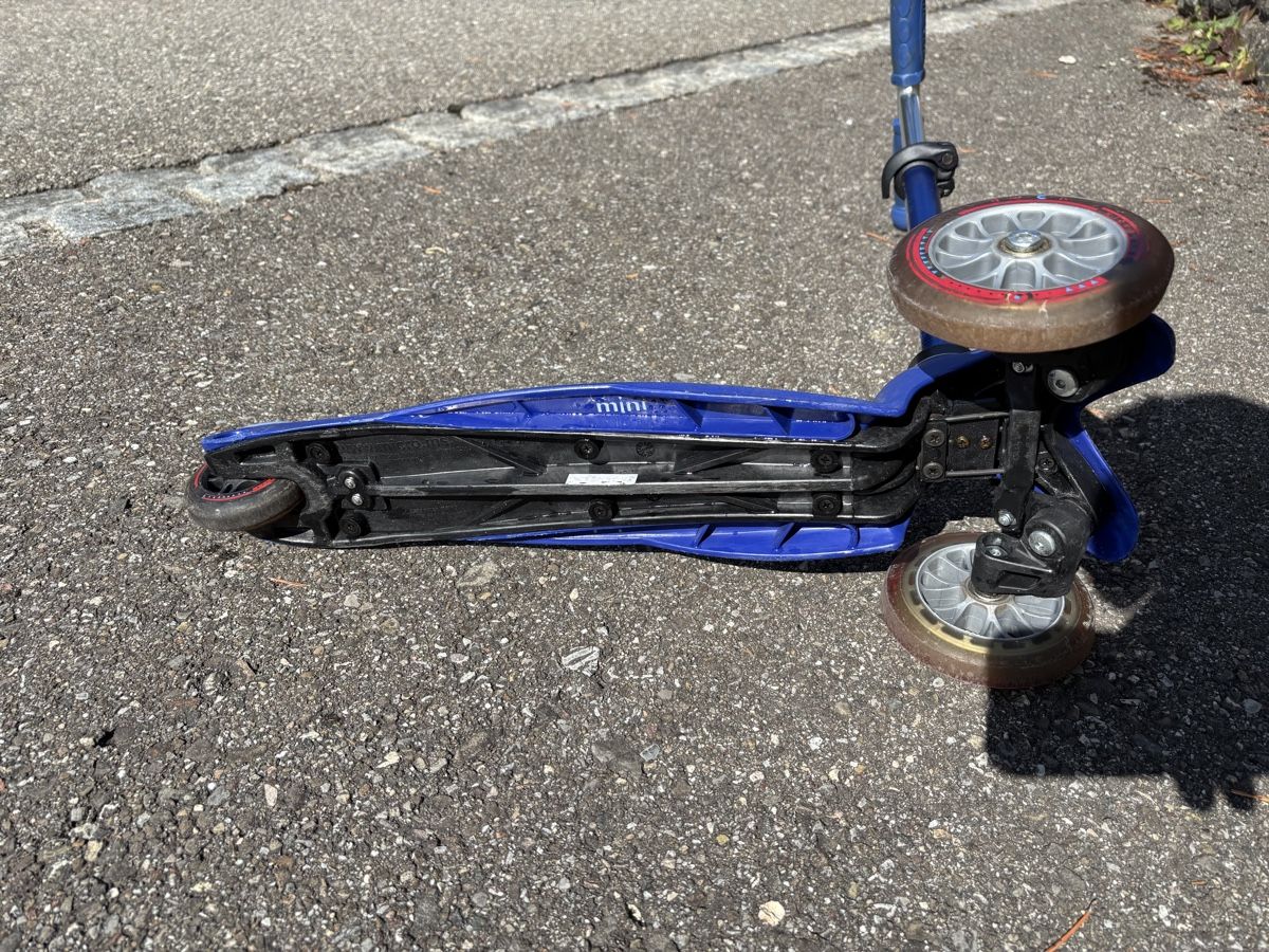Micro Kickboard: Mini Micro Roller blau für Kinder – Usato da Ennetbaden venduto da Section_H 3
