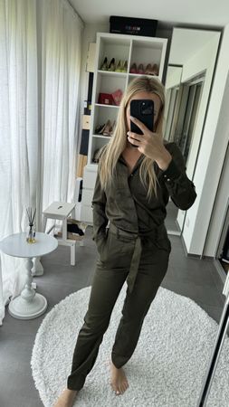 Olive green jumpsuit GUESS new without price tag