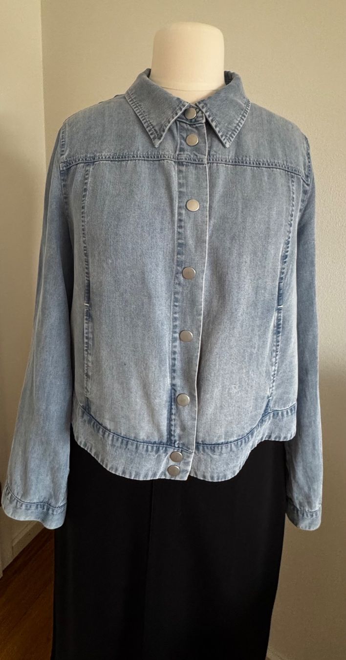 Giacche: Leichte Jeans Jacke – Usato da Mörschwil venduto da Mirka019