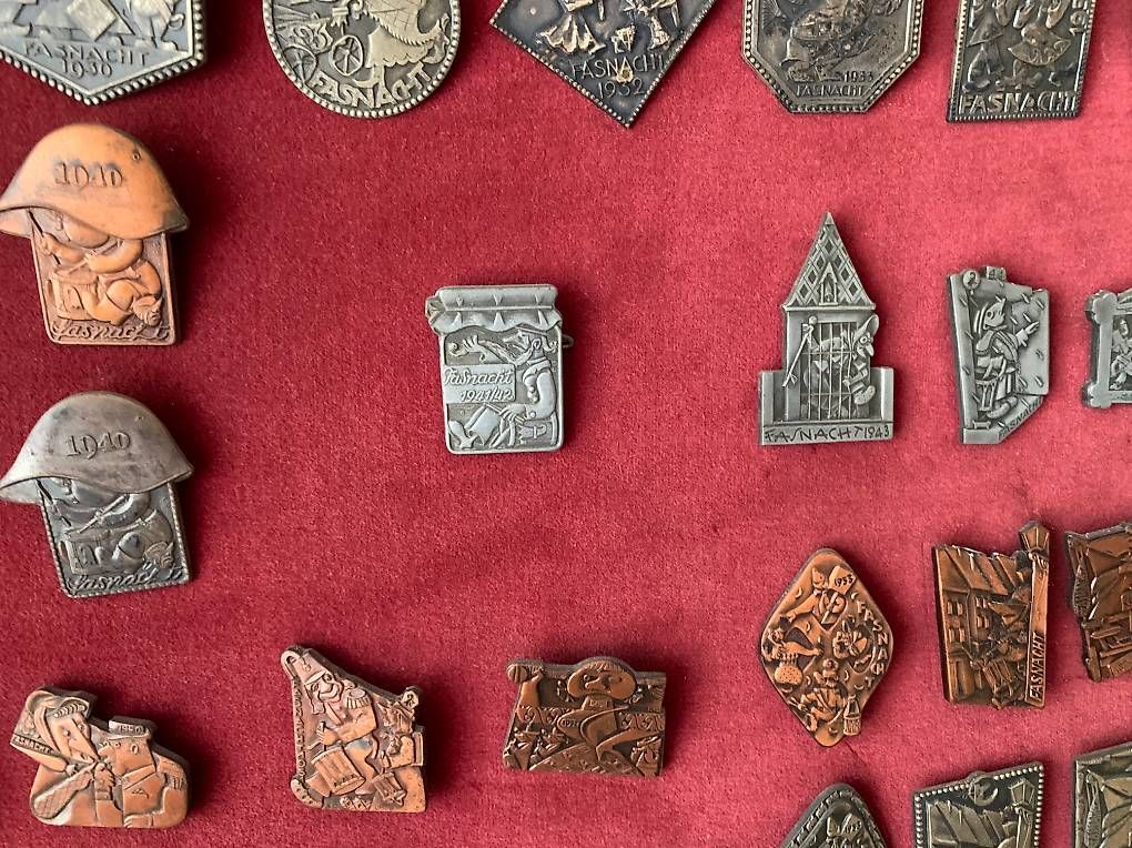 Placchette & Badge: Fasnachtsblaggedden – Usato da Bülach venduto da schoggimartini 1