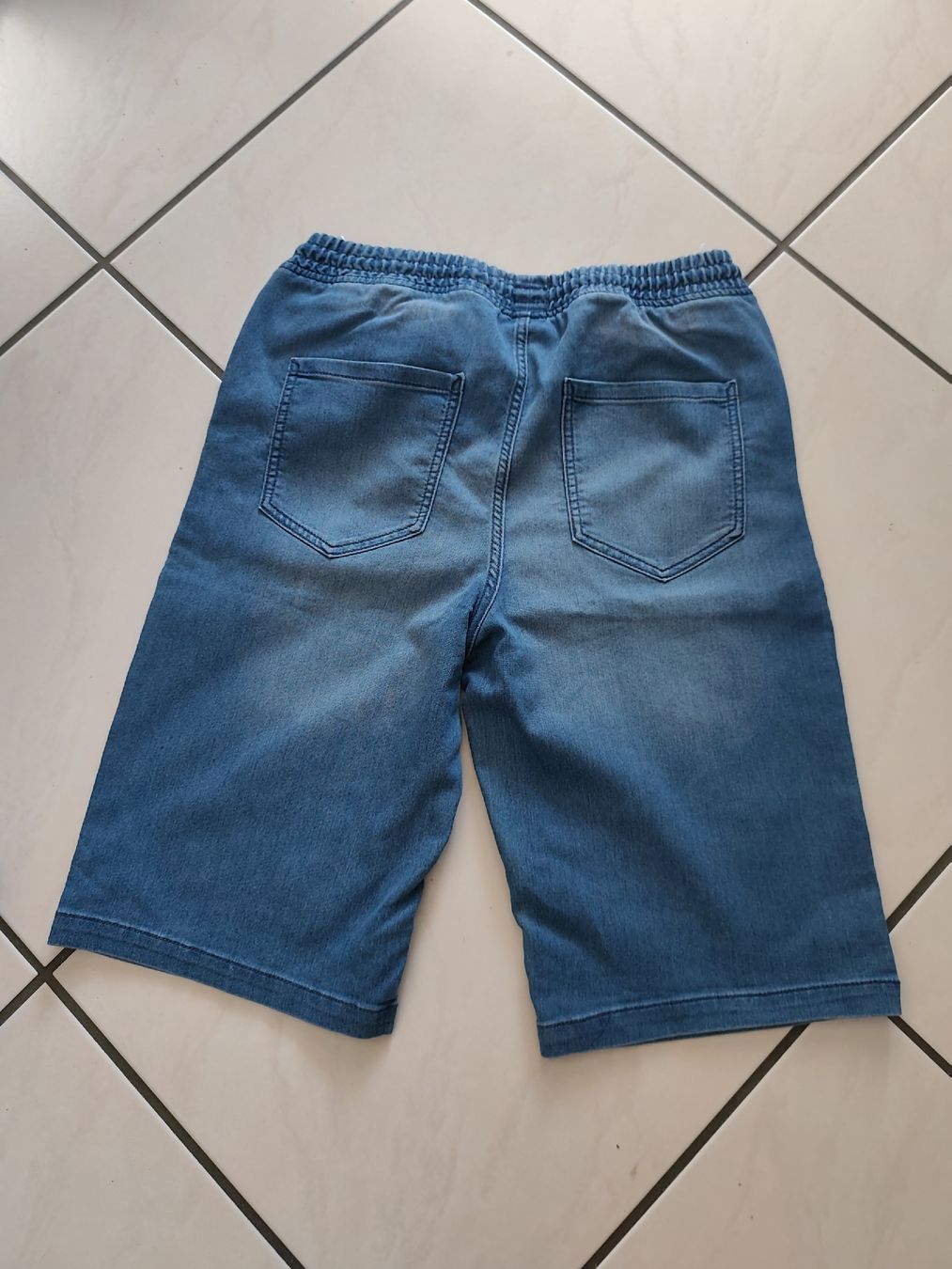 Kleiderpakete & -sets: Jeans Shorts  – Neu (gemäss Beschreibung) aus Bazenheid von Blaubolino 2