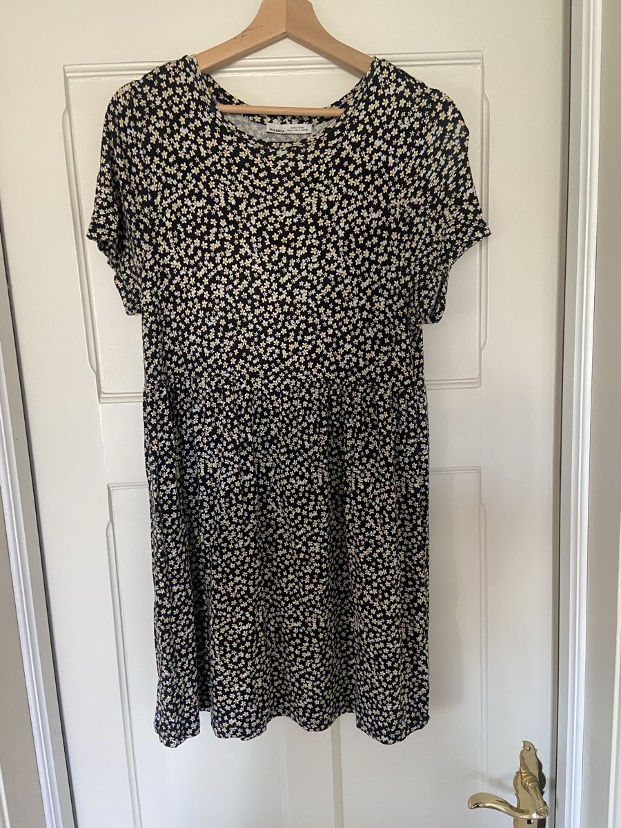 Pull&Bear Vestiti: Sommerliches Blümchen Kleid - Grösse M – Usato da Bern venduto da rah_fpy5 1
