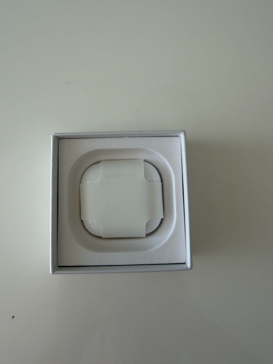 Apple Casques audio: Airpods 4 mit ANC – Neuf avec emballage d'origine à Biel/Bienne par ble_gq9k 2