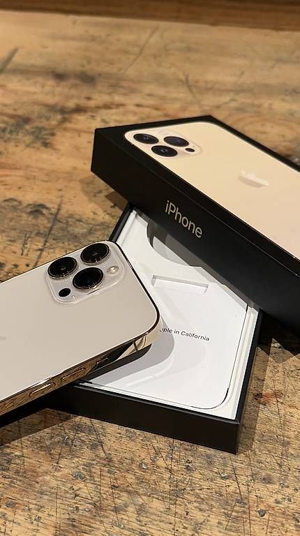 Telefoni cellulari / Smartphones: iPhone 13 Pro Max 265 GB Gold  – Usato da Steffisburg venduto da V60s
