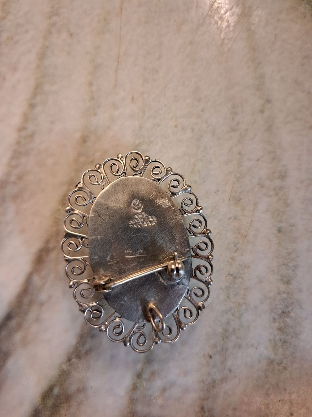Spille & Fermagli: Es ist eine silversterling Brosche mit einem  Obsidianstein. – Usato da Wolfhausen venduto da fab_58yr 2