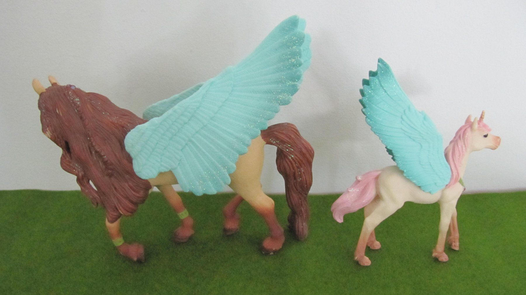 Schleich Spielzeuge: Schleich Pegasus Figuren – Gebraucht aus Brunnen von Kiwiland1 1