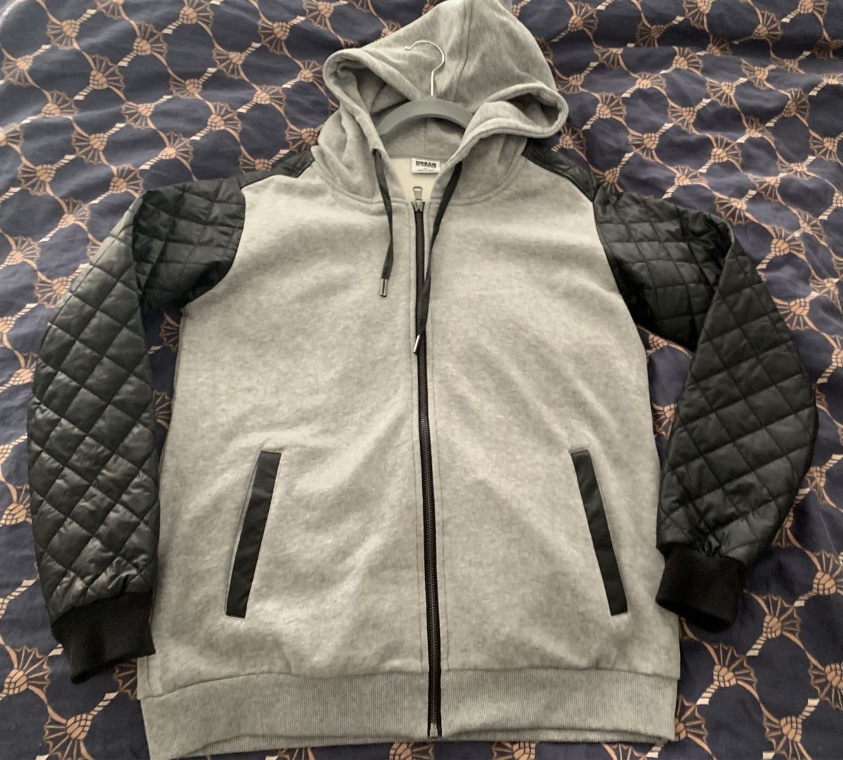 Giacche: Jacke / Sweatjacke - grau-schwarz – Usato da Waltenschwil venduto da Schmetterling2015 3