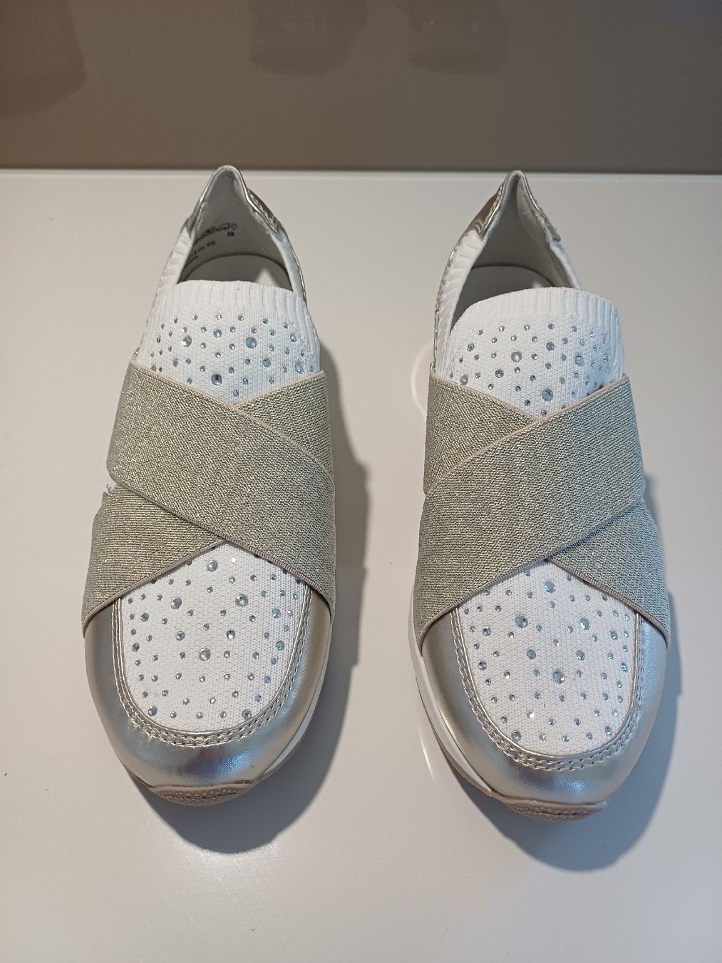 Damenschuhe: neue be gold Slippers  – Neu (gemäss Beschreibung) aus Goldach von Requiliz