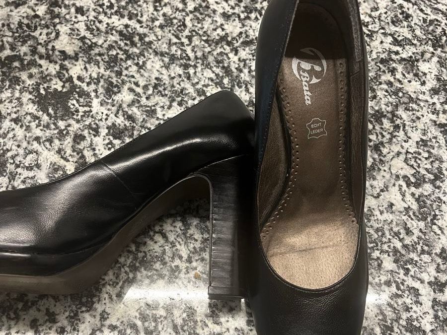 Damenschuhe: Bata Pums hoch Gr. 41 – Gebraucht aus Parpan von SonneMondSternen