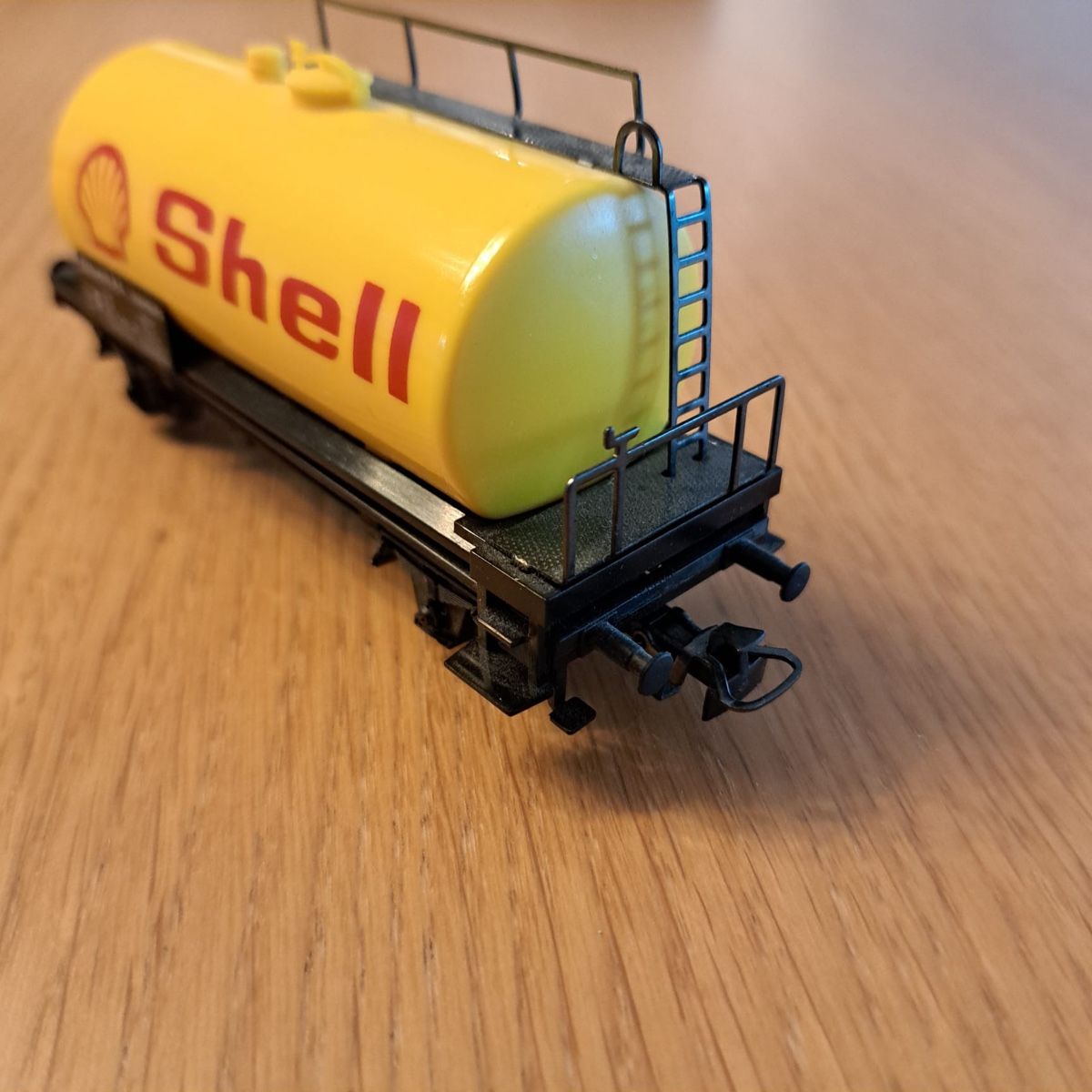 Märklin Modellini di ferrovie: Märklin H0 Shell Tankwagon – Usato da Vogelsang AG venduto da villa9 1