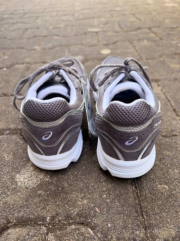 Scarpe da donna: Asics Gel Arianna Gr. 38 – Usato da Zürich venduto da shaymay 1