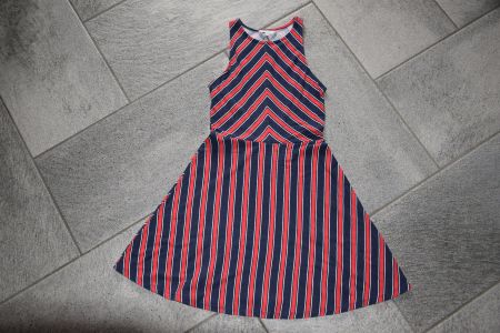 Mädchen Kleid gr. 152 (S)