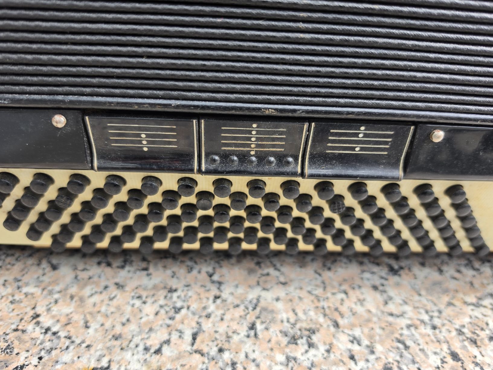 Hohner Strumenti musicali: Akkordeon HOHNER VERDI II gebraucht – Usato da Mettlen venduto da elios0888 5