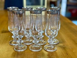 7 elegante Vintage-Gläser mit floralem Schliff (Platin?)