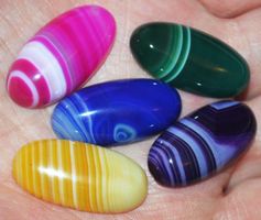 Cabochon Set N-192 – Streifen Onyx oval 15x30mm – 5 Stück