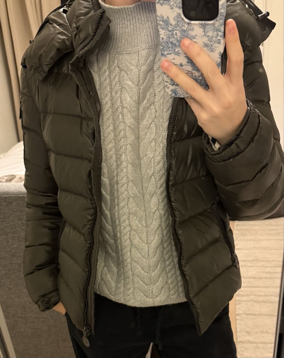 Moncler Jacken: Moncler down jacket – Gebraucht aus Hausen am Albis von Hannavgr 1