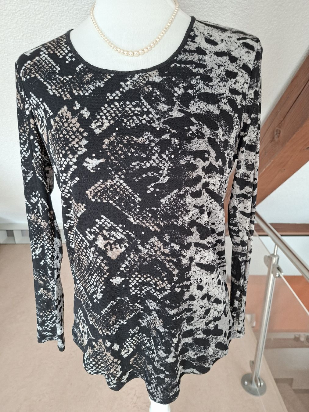 T-shirt: Kingfield Shirt, Gr. M, Schlangenmuster – Usato da Klingnau venduto da vollmond36
