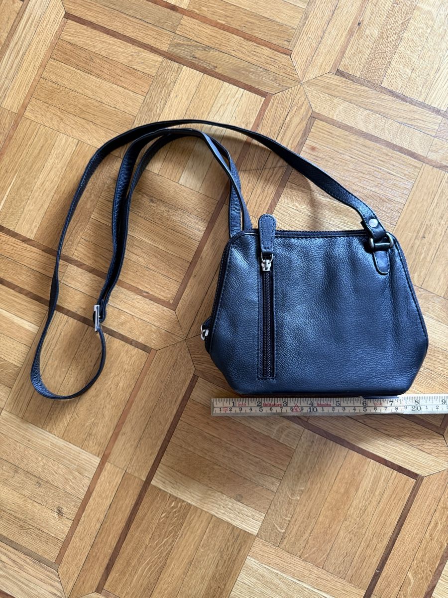 Borse da donna: Black Nika leather bag – Nuovo (secondo la descrizione) da Genève venduto da hai_2rp8