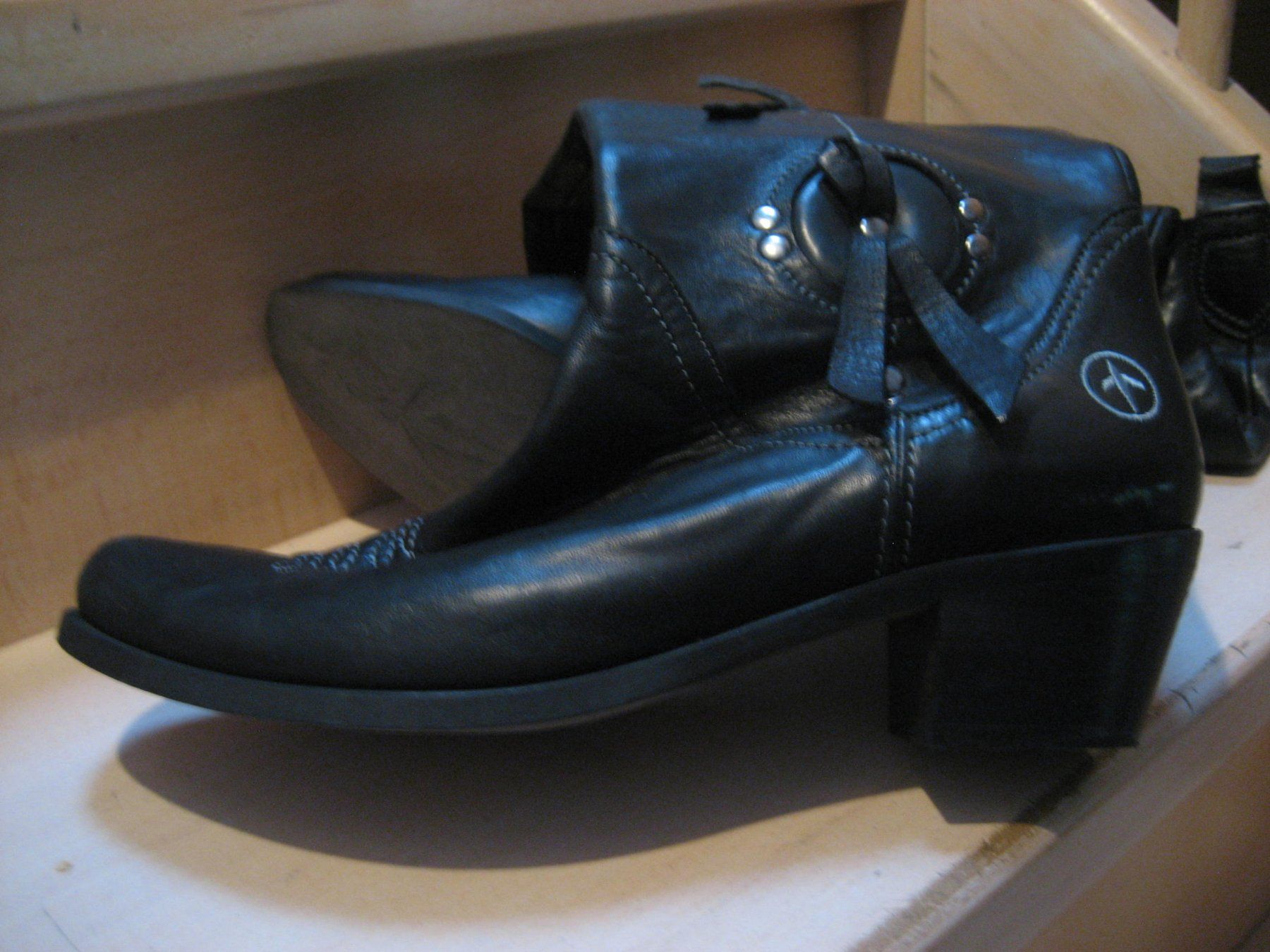 Scarpe da donna: Bottes cuir Mosquitos grandeur 41 – Nuovo e nell'imballaggio originale da Delémont venduto da marryb 7
