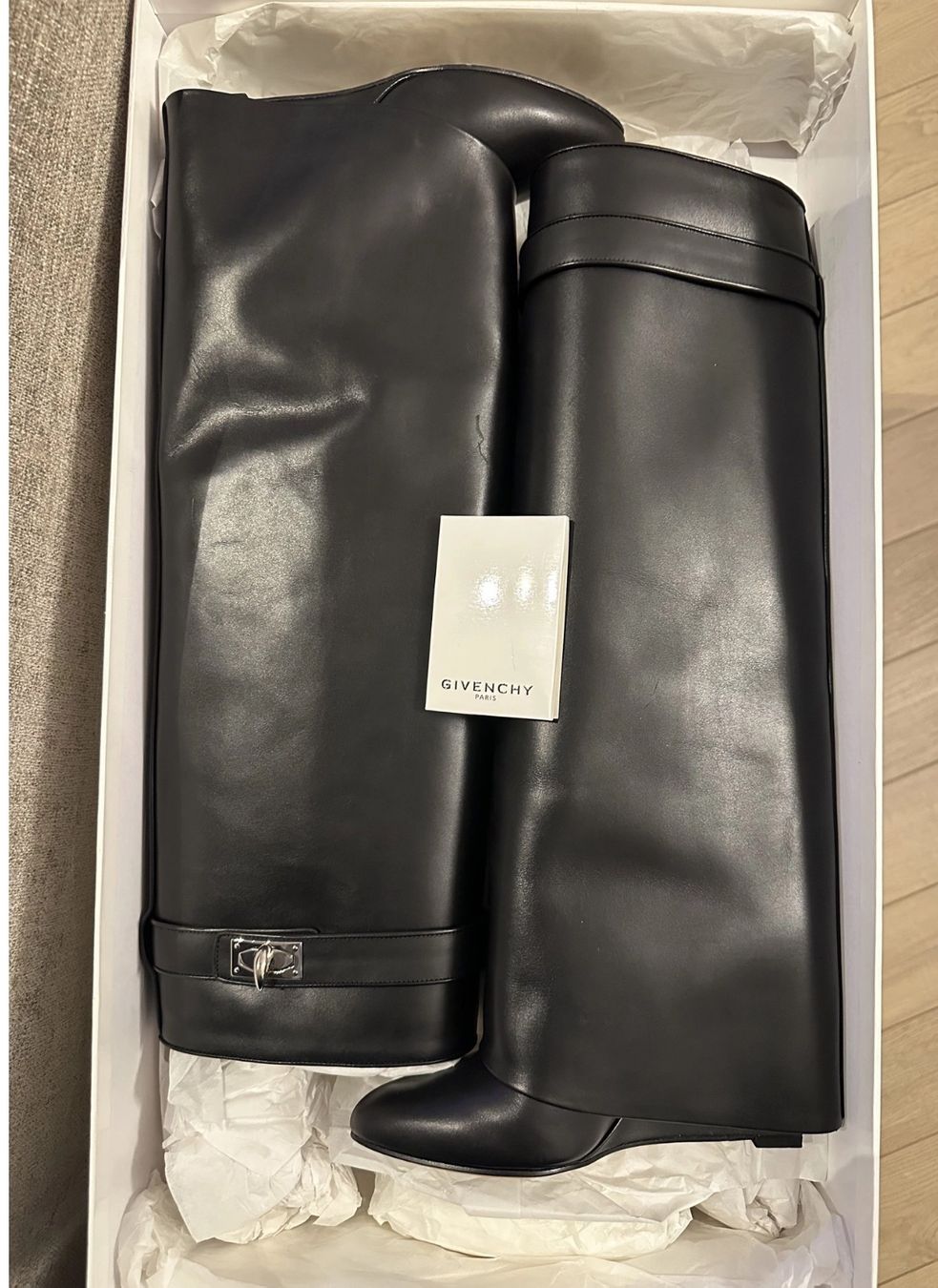 Givenchy Scarpe da donna: Givenchy shark boots (37.5) – Usato da Rüschlikon venduto da Tey_sl