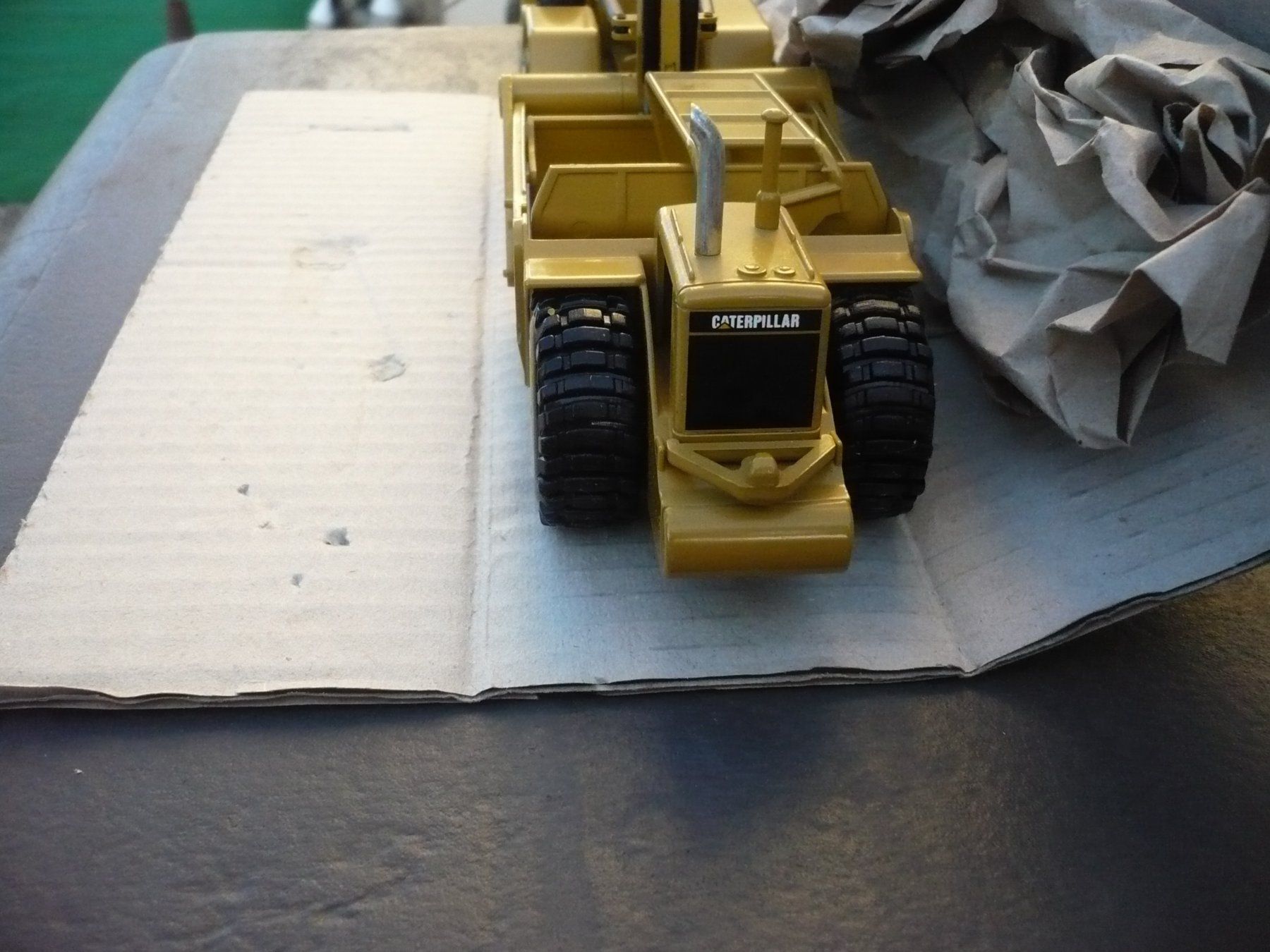 Caterpillar Kit di modellismo & Modellini statici: Scraper Caterpillar Push-Pull Schürfzug CAT 627 – Usato da Biberist venduto da Urmel 7
