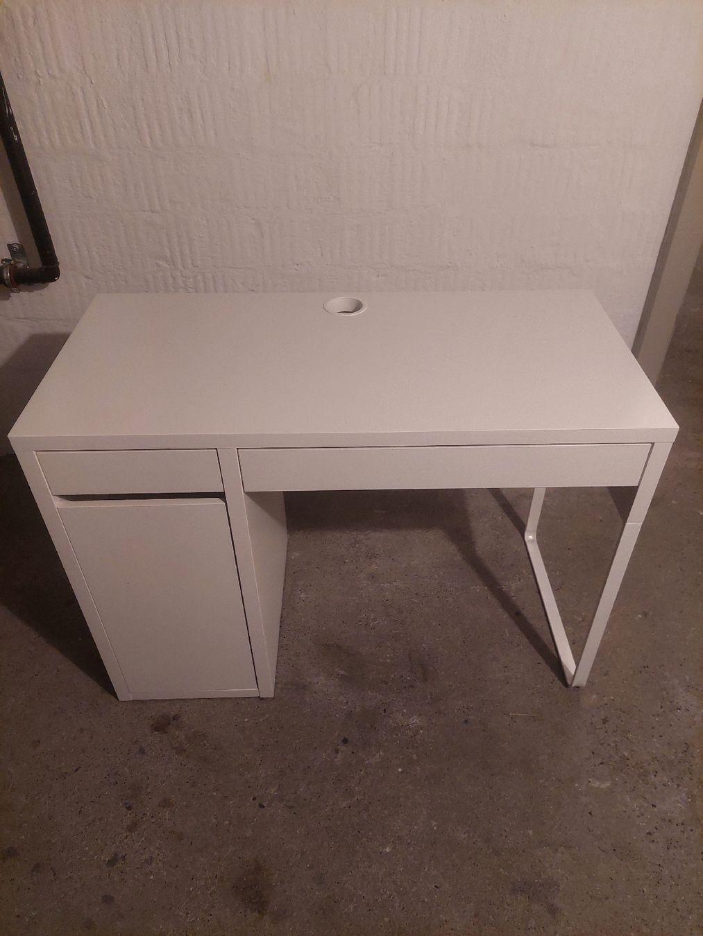 Scrivanie: Ikea Schreibtisch MICKE – Usato da Winterthur venduto da ale_t766