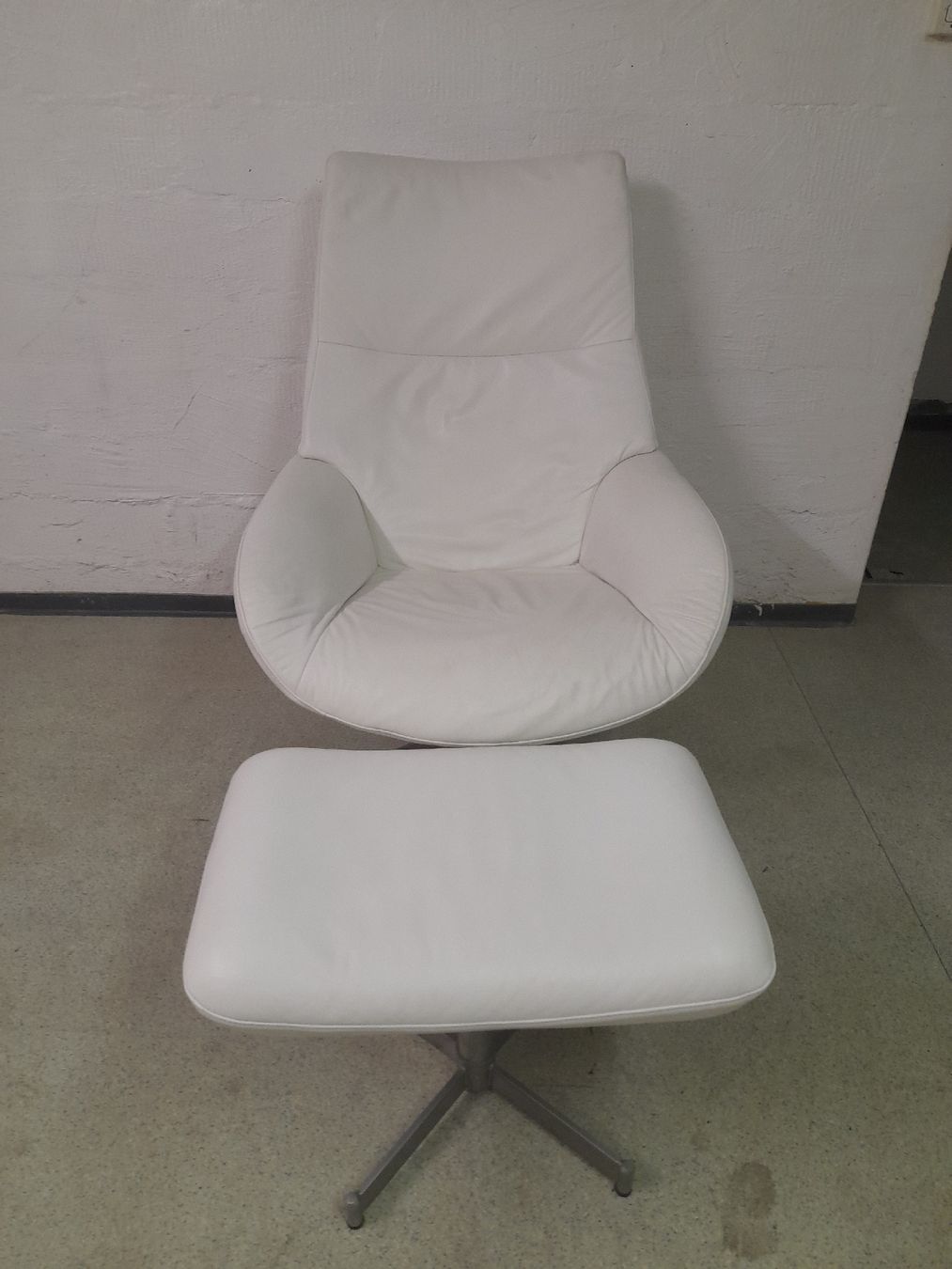 Poltrone: Sessel Mit Hocker – Usato da Glattbrugg venduto da B_B