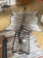 Zebra Fell Teppich, auf Filz aufgenäht