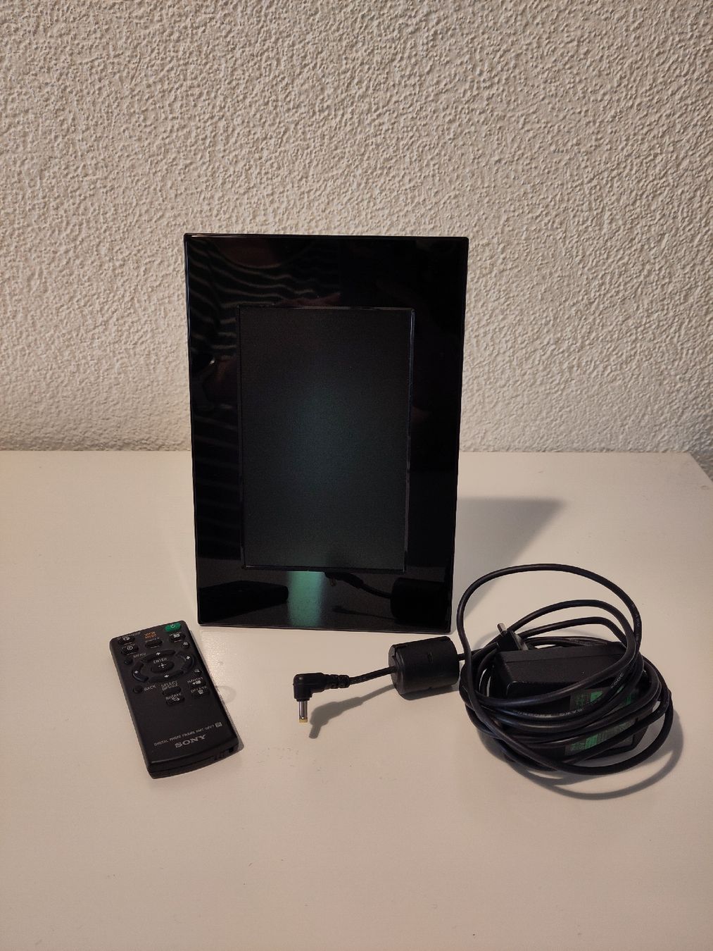 Bilderrahmen: Digitaler Bilderrahmen Sony DPF-A73 – Gebraucht aus Zürich von ili_jzy7 1