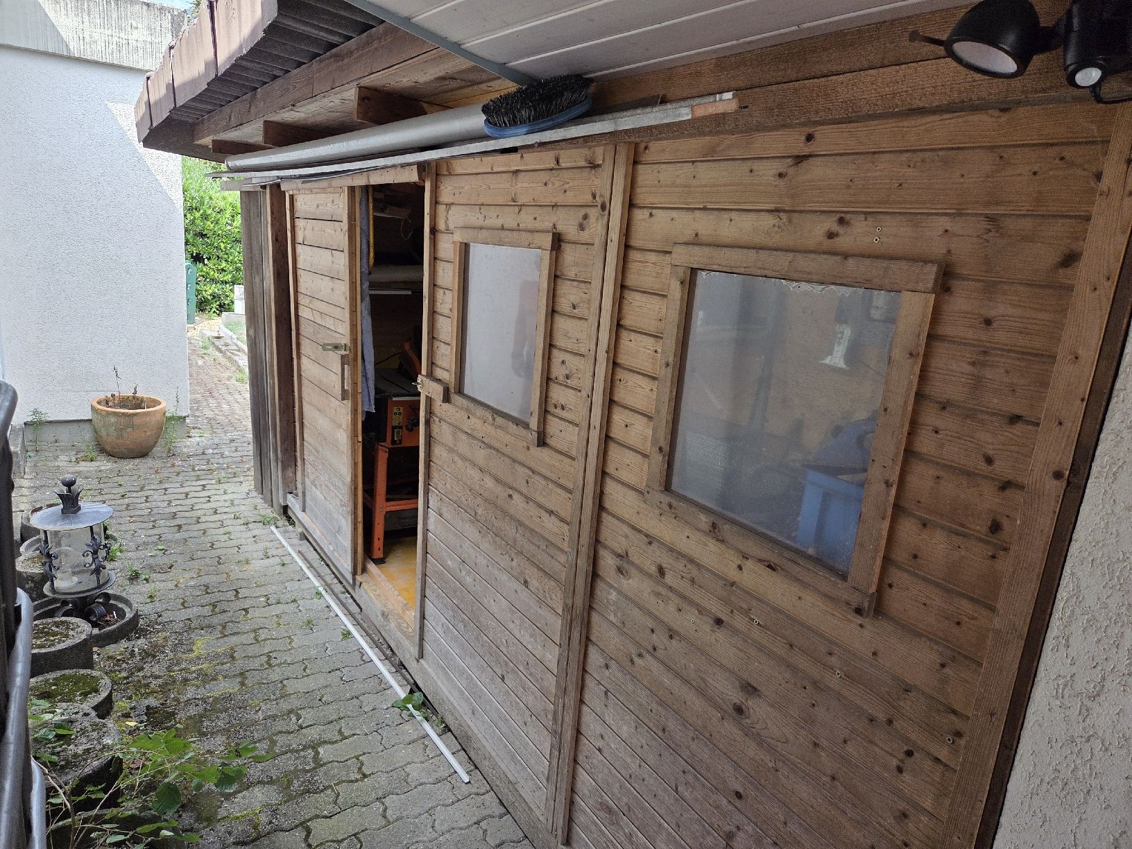 Casette da giardino & serre: Holzschopf mit Licht und Vordach – Usato da Oberdorf SO venduto da miso33 2