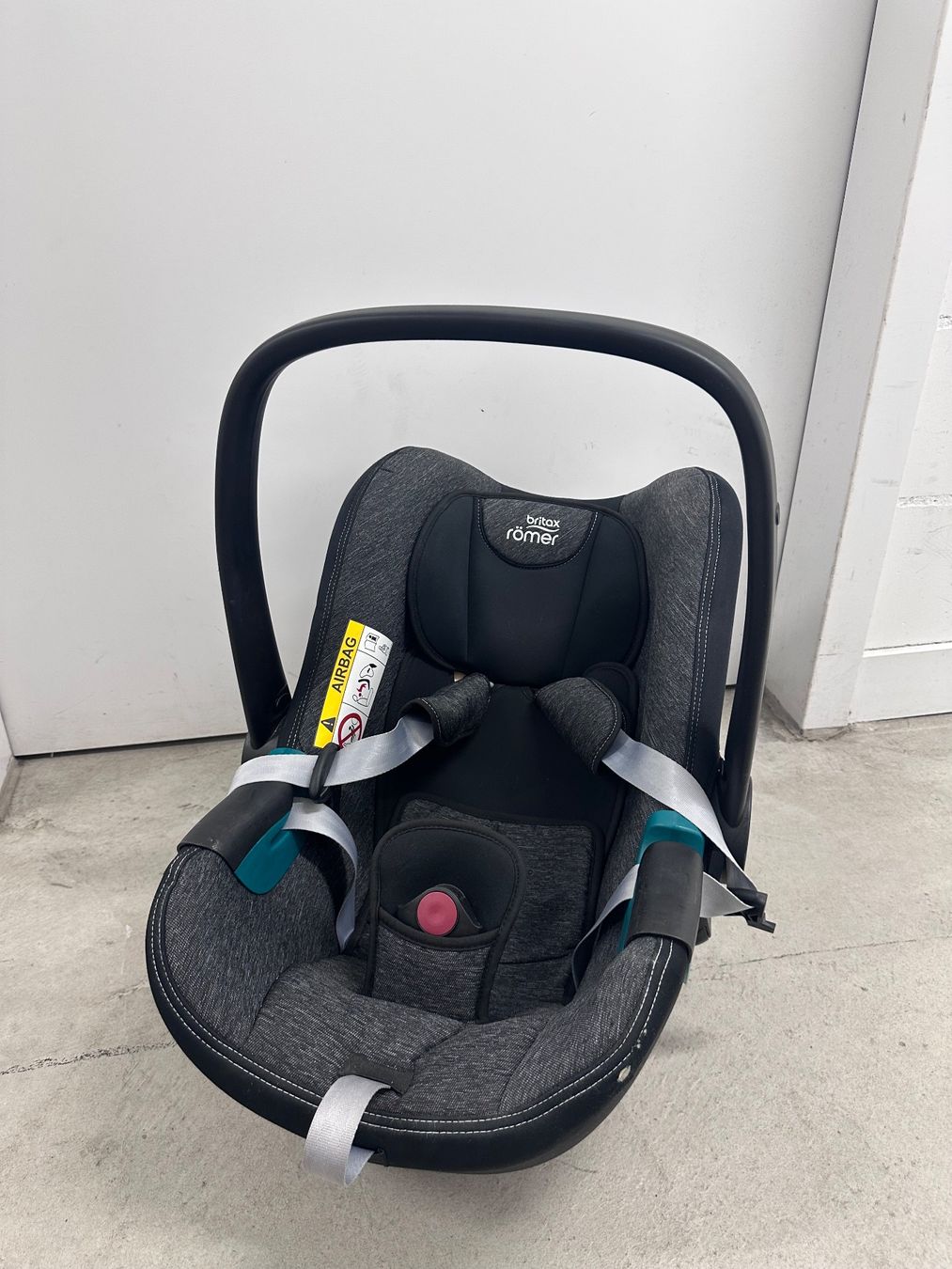 Britax Römer Seggiolini per auto: Römer Baby Safe3 i-Size graphite marble – Usato da Zürich venduto da adamv 8