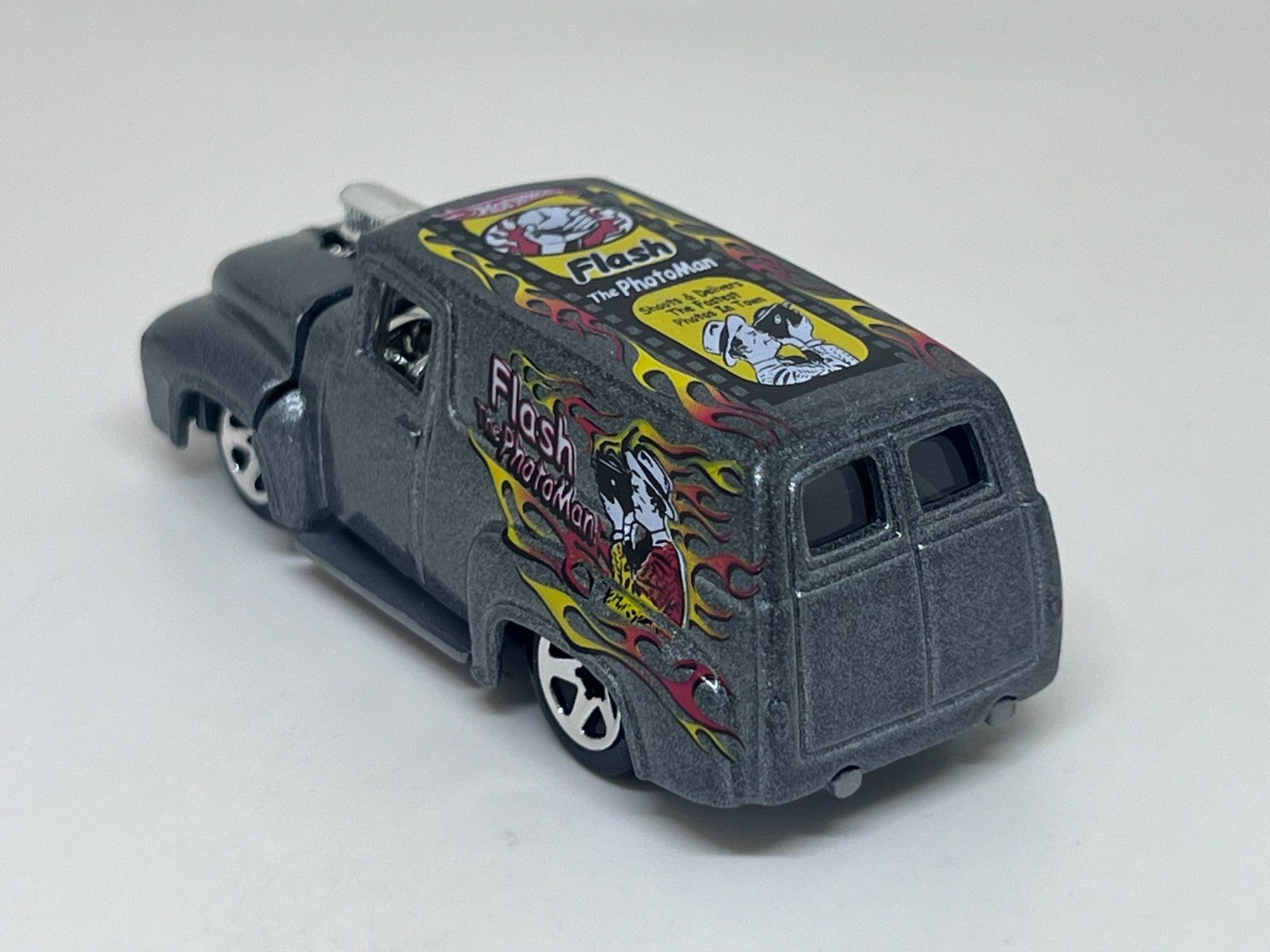 Hot Wheels Modellini d'auto: Hot Wheels '56 Ford – Nuovo (secondo la descrizione) da Wildegg venduto da LaaBoutique 2