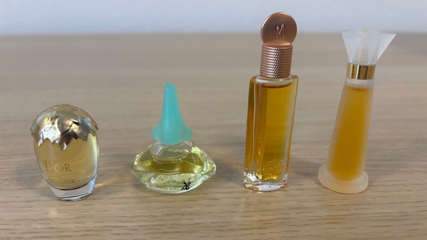 Parfums & Eau de Toilette: Lot de 23 petits flacons de parfum – D'occasion à Delémont par Loccaze2015 5