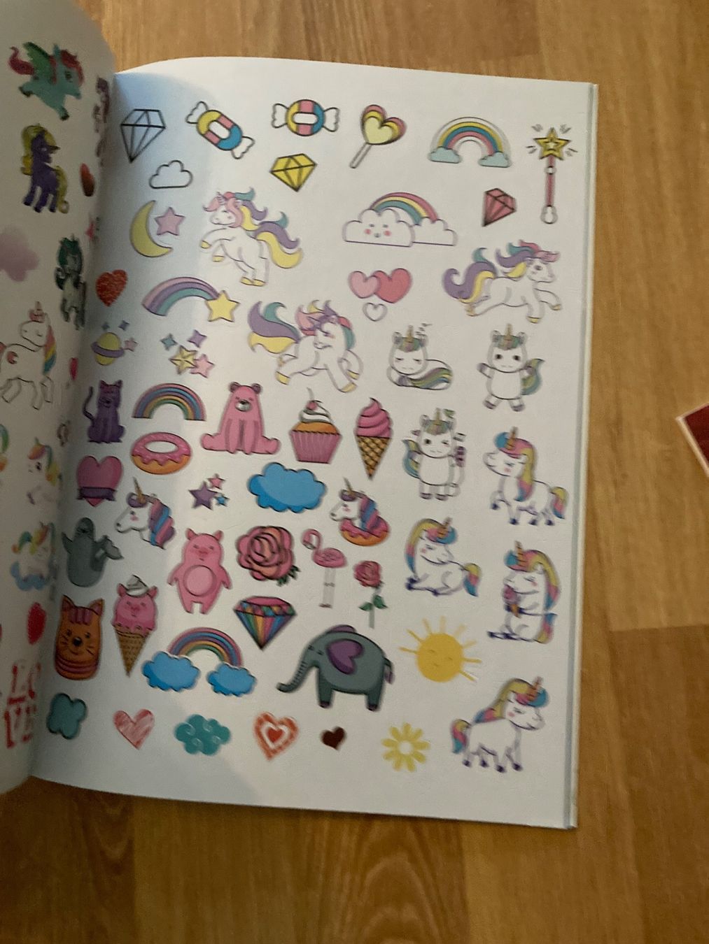 Autocollants: Einhorn Sticker Malbuch – Neuf (Voir description) à Emmenbrücke par JJ_89 3