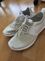 Nike Damen Sneaker Beige / Creme Gr. 37.5 leichte Freizeitsc