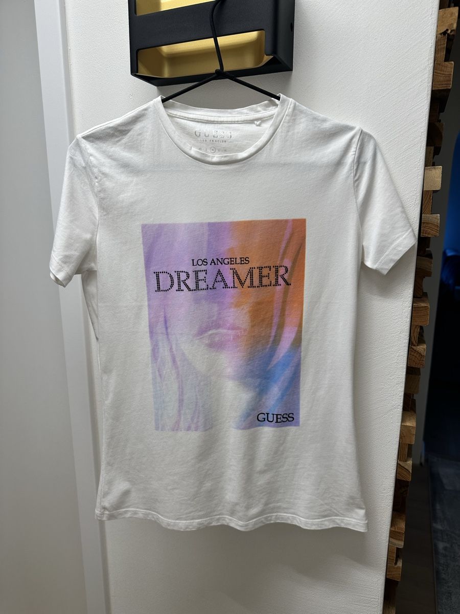 T-Shirts: Guess Damen T-Shirt Gr:M – Gebraucht aus Sevelen von Stopglobal.