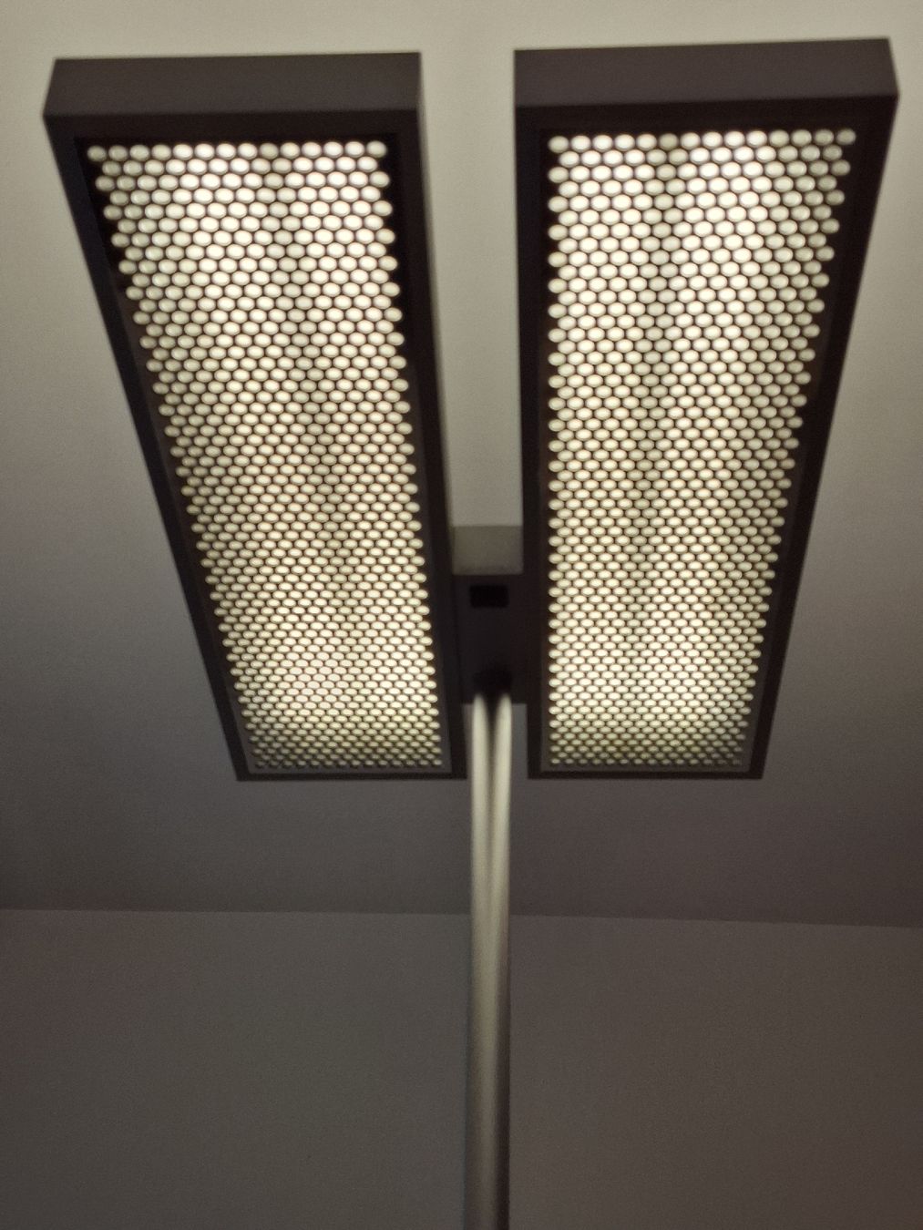 Regent Lampade: Stehleuchte Ständerlampe Regent silber 186cm – Usato da Horw venduto da Supervannie