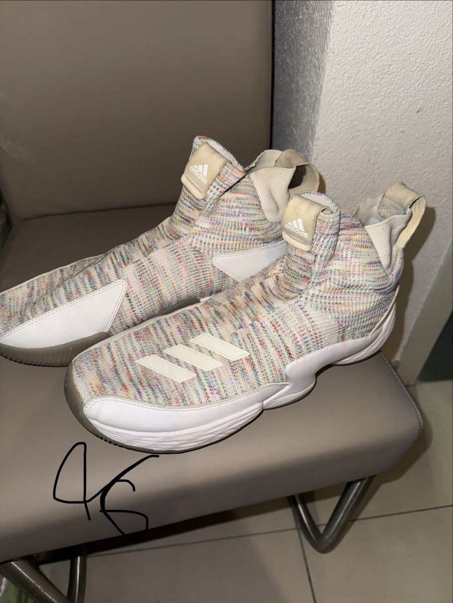 Herrenschuhe: Basketballschuhe future adidas – Gebraucht aus Aarburg von mat_fb6n