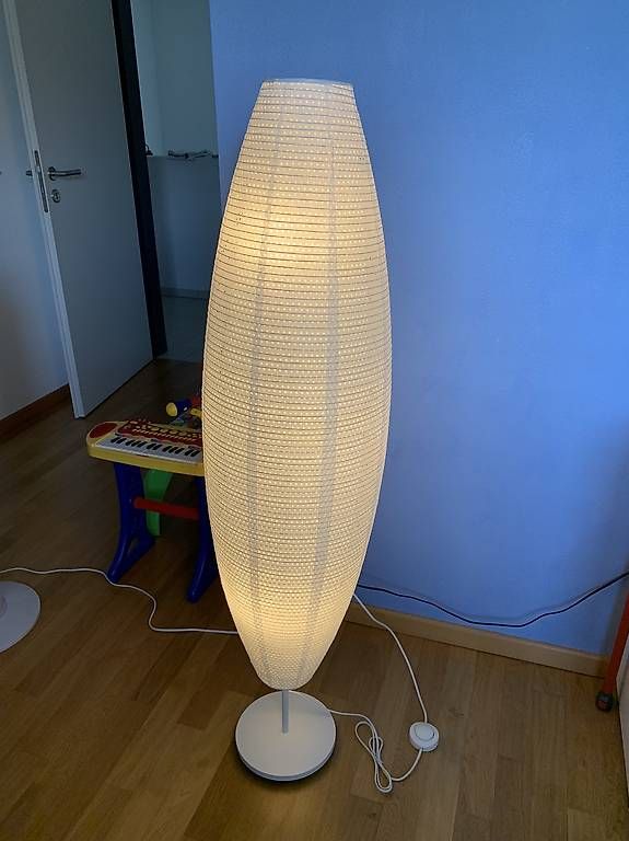 Lampes: Vendo Lampada da terra Ikea – D'occasion à Cugnasco par sal_8sf7 2