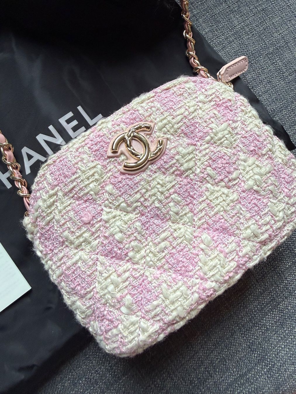 Chanel Sacs femmes: Chanel Pink Houndstooth Tweed Bag – Neuf avec emballage d'origine à Luzern par sas_r89l 1