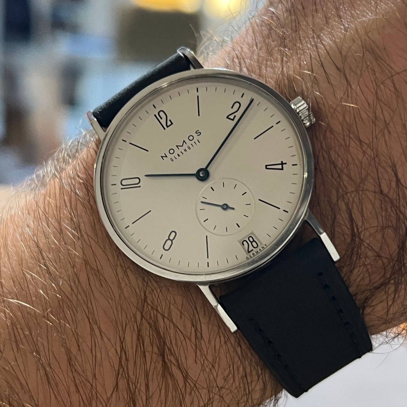 Nomos Orologi: Nomos Tangente Datum Mechanical Silver Dial – Usato da Carouge GE venduto da Watchaser 3