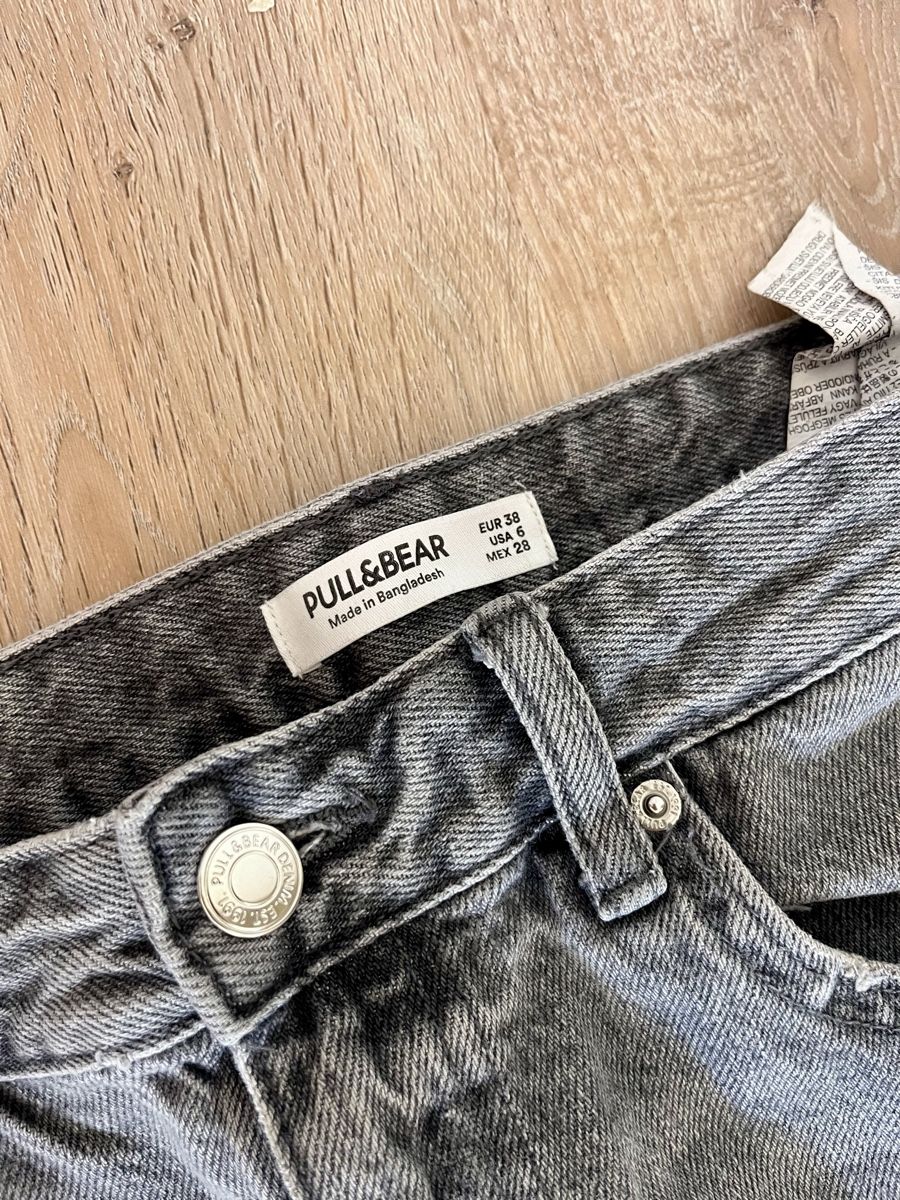 Pull&Bear Jeans: Jean gris Pull&Bear – Usato da Zürich venduto da mat_8l5v 1